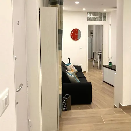 Hermes With Private Parking Apartament Triest