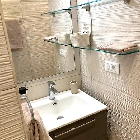 Hermes With Private Parking Apartament *