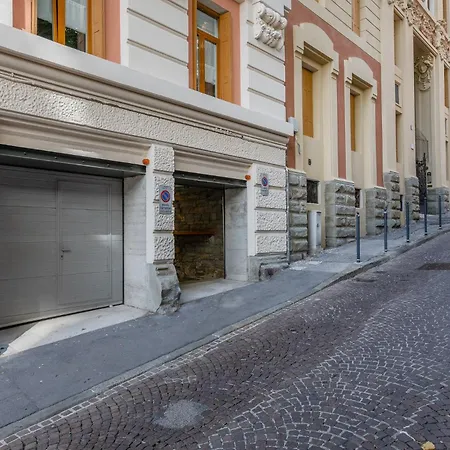 Hermes With Private Parking Trieste