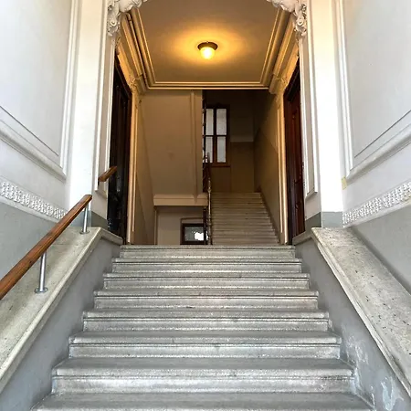 Hermes With Private Parking *