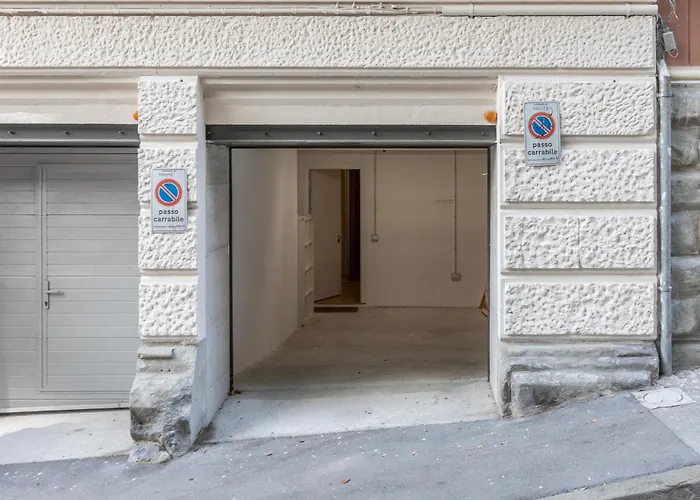 Hermes With Private Parking